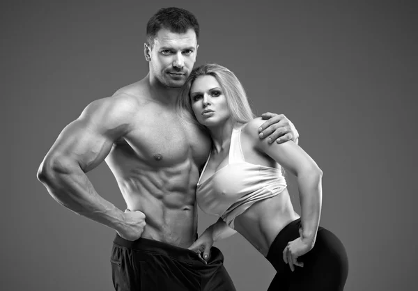 Sexigt par atletiska människor — Stockfoto