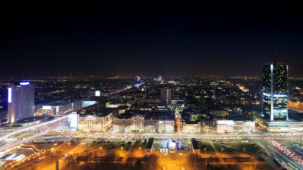 Blick auf das Zentrum von Warschau bei Nacht — Stockfoto