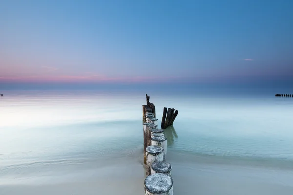 Baltic Sea and breakwater. Long exposure — Stock Photo, Image