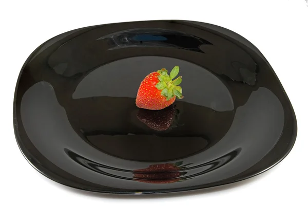 草莓在盘子上的图像 — 图库照片