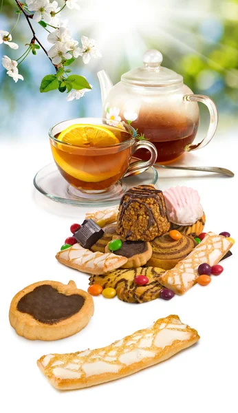 Image of a cup of tea and cookies closeup — Stock Photo, Image