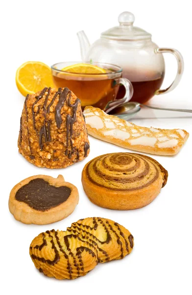 Image de biscuits, tasse de thé et citron gros plan — Photo