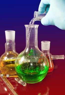 Laboratuvar şişeler görüntüsünü kapat