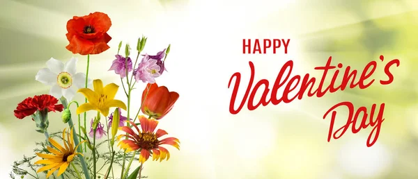 カラフルな背景の上に美しいお祝いの花と幸せなバレンタインデー — ストック写真