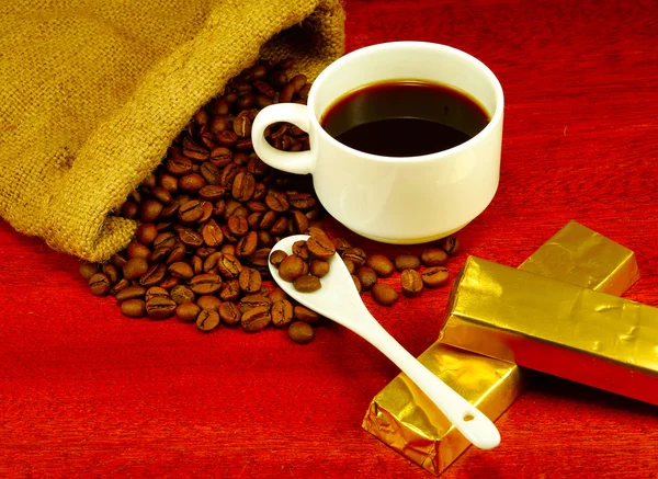 Kahve çekirdekleri, Kupası, Çikolata kahve — Stok fotoğraf
