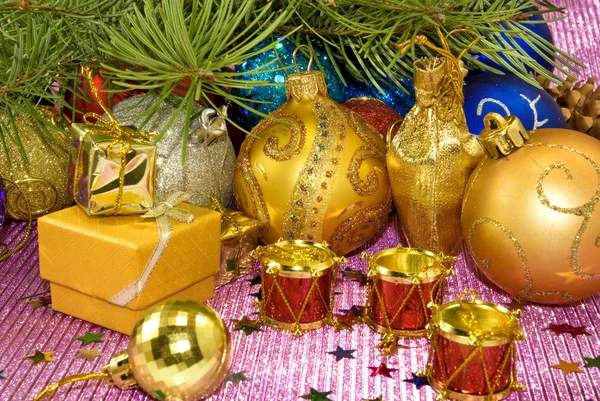 Różne świąteczne dekoracje zbliżenie — Zdjęcie stockowe