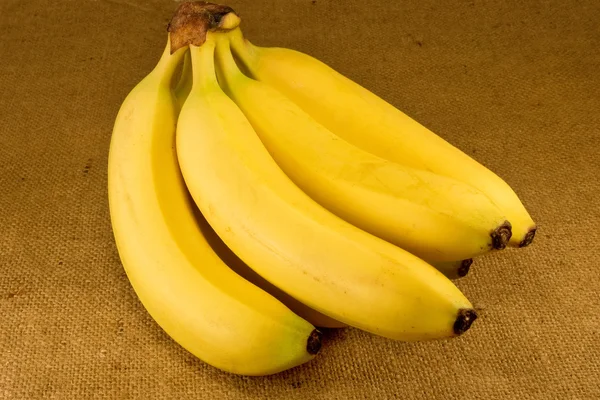 Bananen op de tafel — Stockfoto