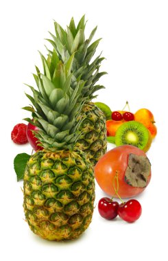 Olgun ananas ve sebze izole görüntü 