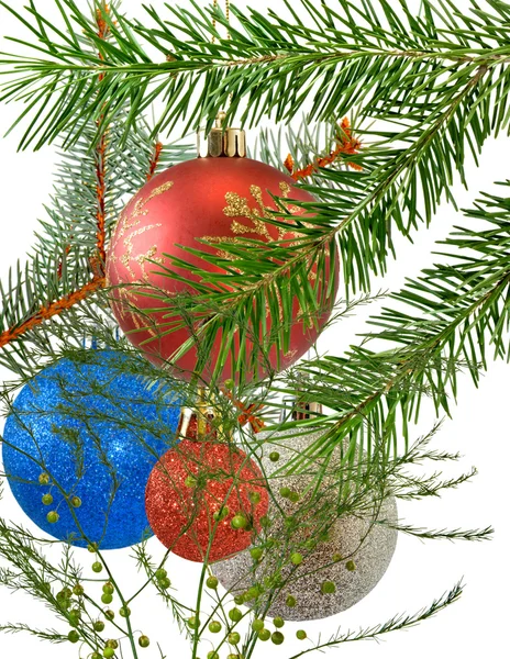 Adornos de Navidad en el primer plano del árbol de Navidad —  Fotos de Stock