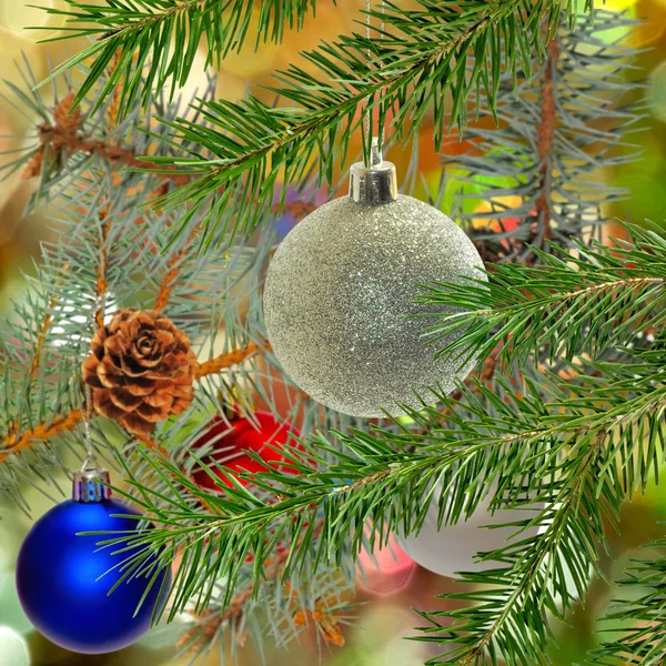 Imagem de belas decorações de Natal e árvore de Natal close-up — Fotografia de Stock