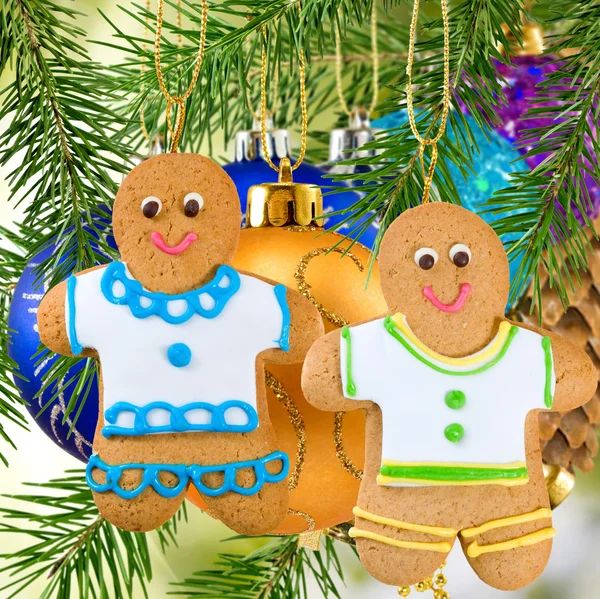 Image de pain d'épice sur fond de décorations de Noël — Photo