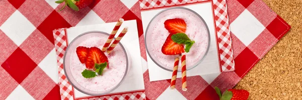 Batido de yogur de fresa — Foto de Stock