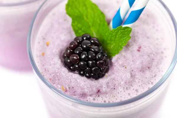 BlackBerry yoğurt smoothie — Stok fotoğraf