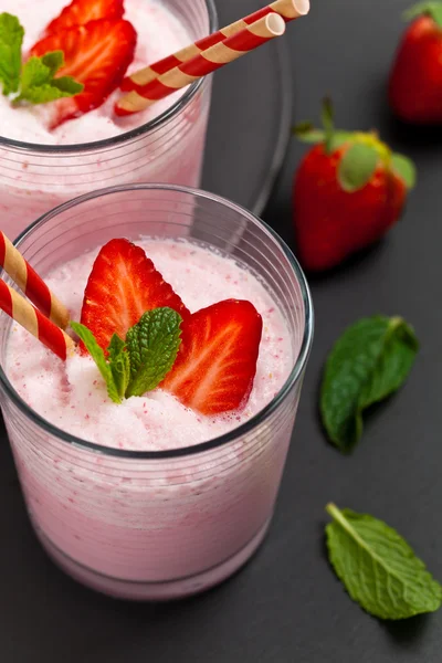 Jordgubbs yoghurt smoothie — Stockfoto