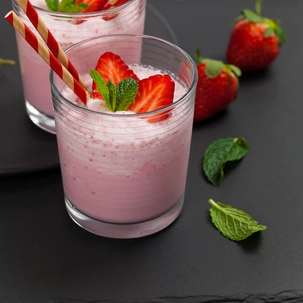 Batido de yogur de fresa — Foto de Stock