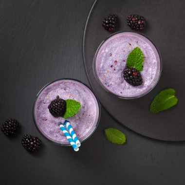 BlackBerry yoğurt smoothie