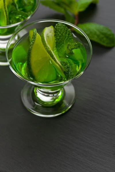 Een schot van wodka groen — Stockfoto