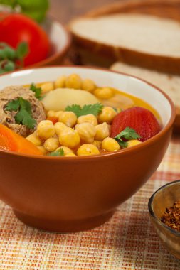 Nohut Çorbası köfte ile.