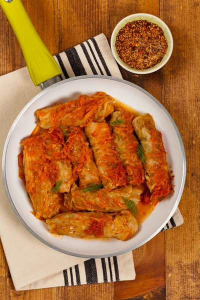 Repollo relleno con salsa de tomate — Foto de Stock