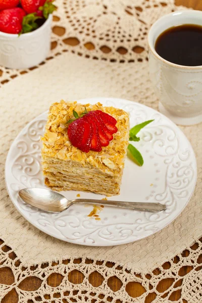 Пушистый торт Наполеона — стоковое фото