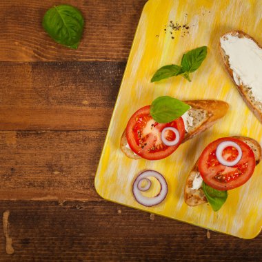 sandviç domates ile