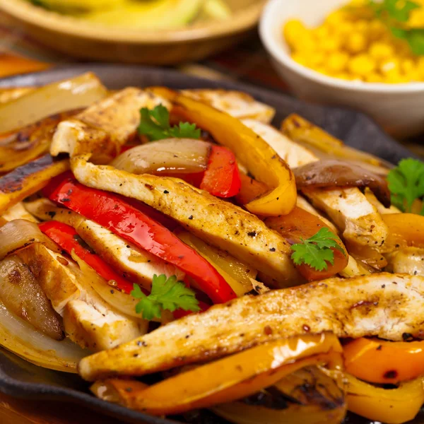 Chicken Fajitas with Bell Peppers — Stock Photo, Image