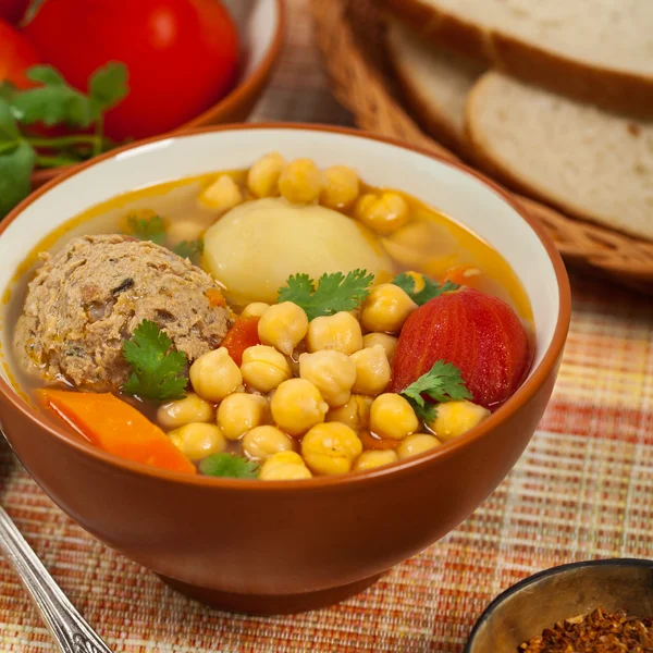 ミートボールとひよこ豆のスープ — ストック写真