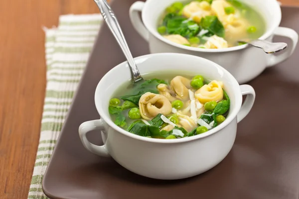 Italiaanse Tortellini Pasta soep — Stockfoto