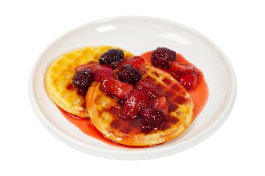 Waffle çilek şurubu ile