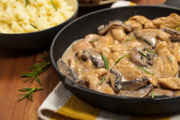 Seta de pollo Stroganoff —  Fotos de Stock