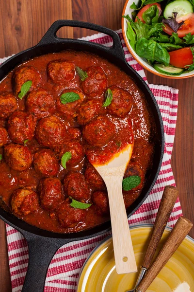 Köttbullar i tomatsås — Stockfoto