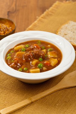 ev yapımı sığır eti güveç