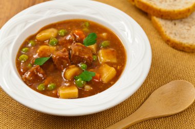 ev yapımı sığır eti güveç