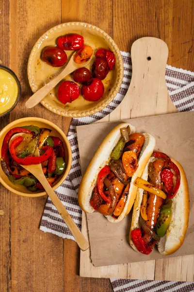 Embutidos y sándwich de pimienta asada —  Fotos de Stock