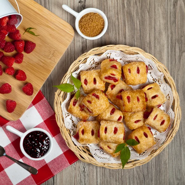 Raspberry pastries — Stock Photo, Image