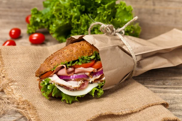 Сэндвич под землей — стоковое фото