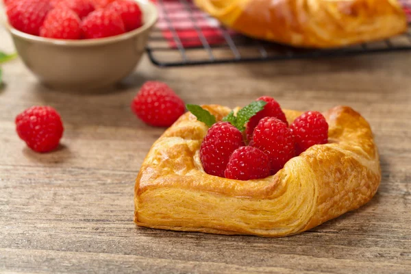 Raspberry pastries — Stock Photo, Image