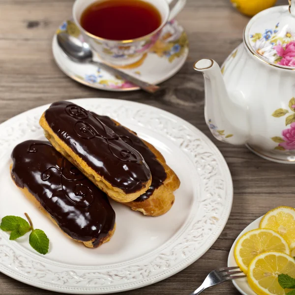 巧克力 Eclair 甜点 — 图库照片