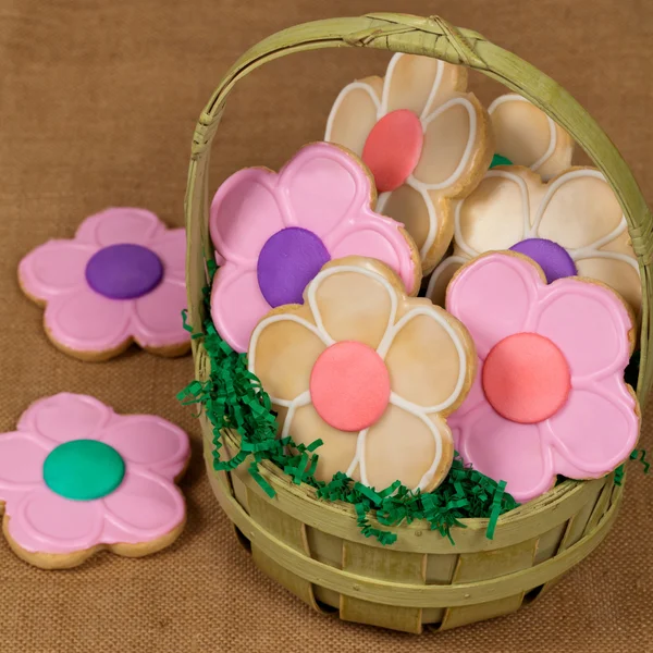 Biscoitos de açúcar caseiros em forma de flores — Fotografia de Stock