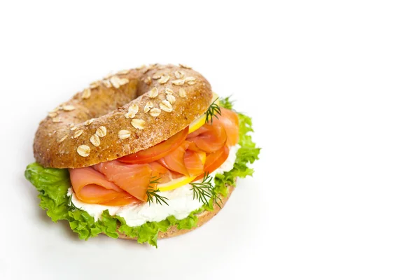 Gerookte zalm bagel — Stockfoto