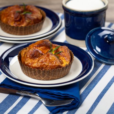 İyi bir kahvaltı. Pişmiş yumurta sufle.