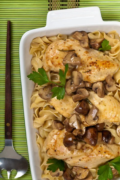 Tavuk Marsala yemeği