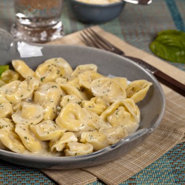 Tortellini Alfredo