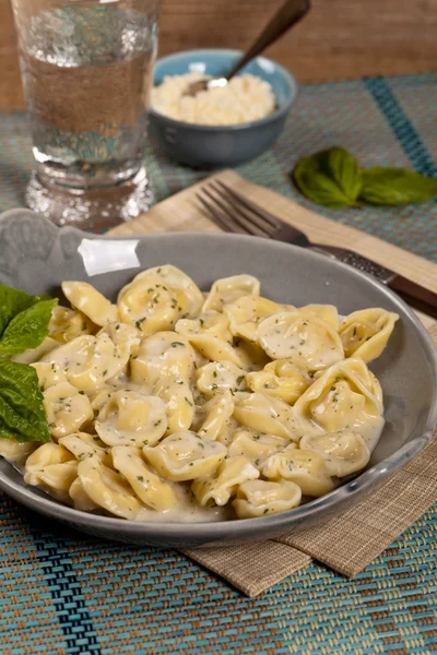 Tortellini Alfredo