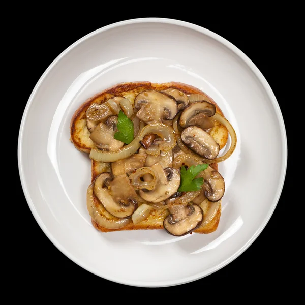 Toast mit Pilzen und Zwiebeln — Stockfoto