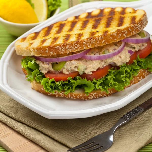 Tonijn Panini Sandwich — Stockfoto