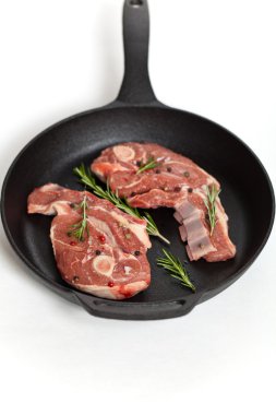 çiğ kuzu pirzolası