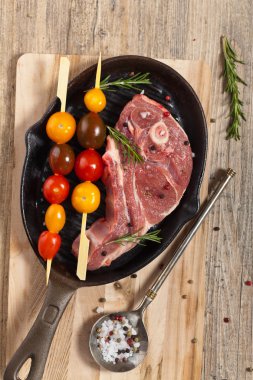 çiğ kuzu pirzolası