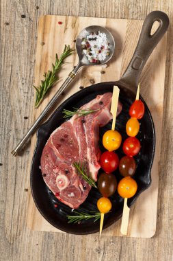 çiğ kuzu pirzolası