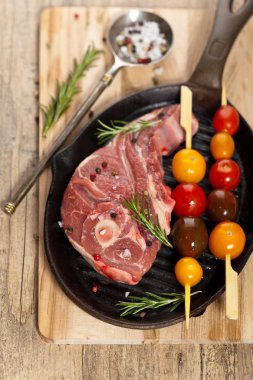 çiğ kuzu pirzolası